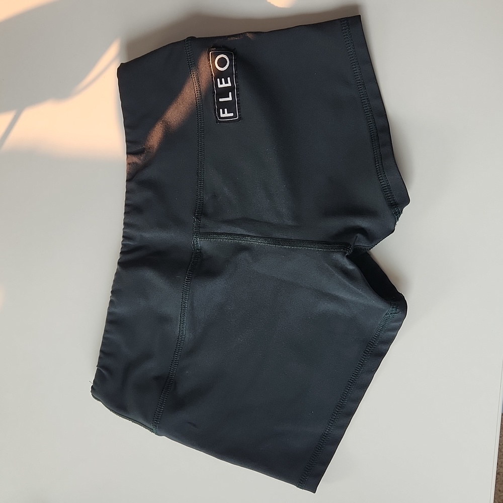 FLEO Shorts